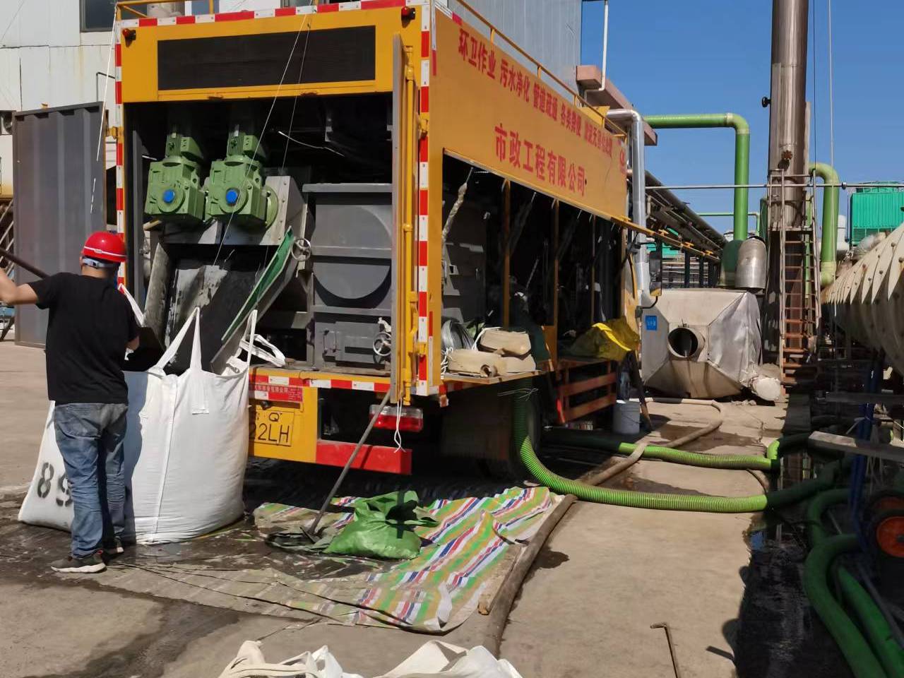 敦煌淤泥压干处理